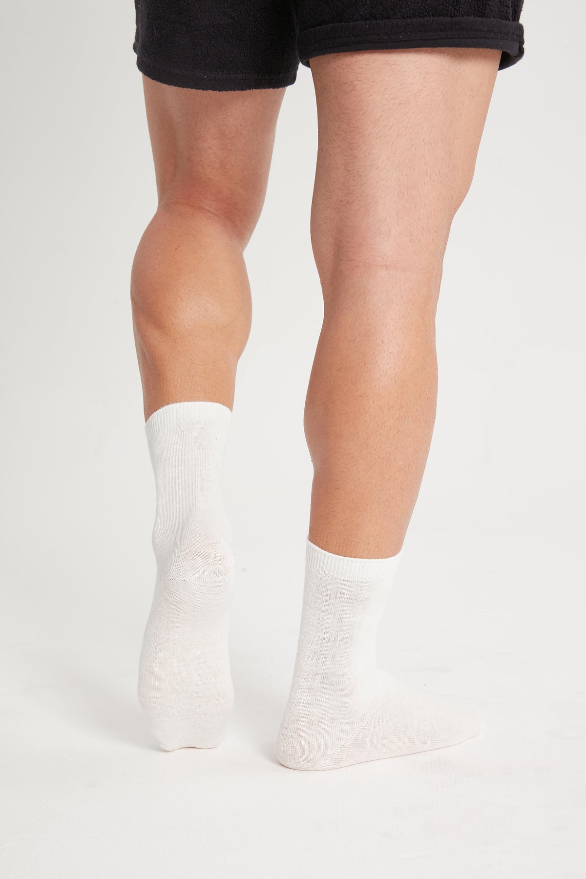 3-Pack Men's Hemp Crew Socks — heel contour and crew coverage