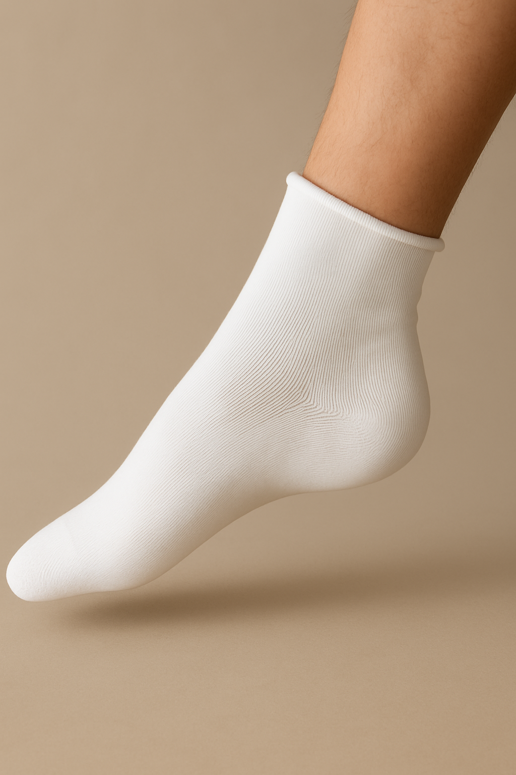 Breevar men’s white roll top socks with loose cuff