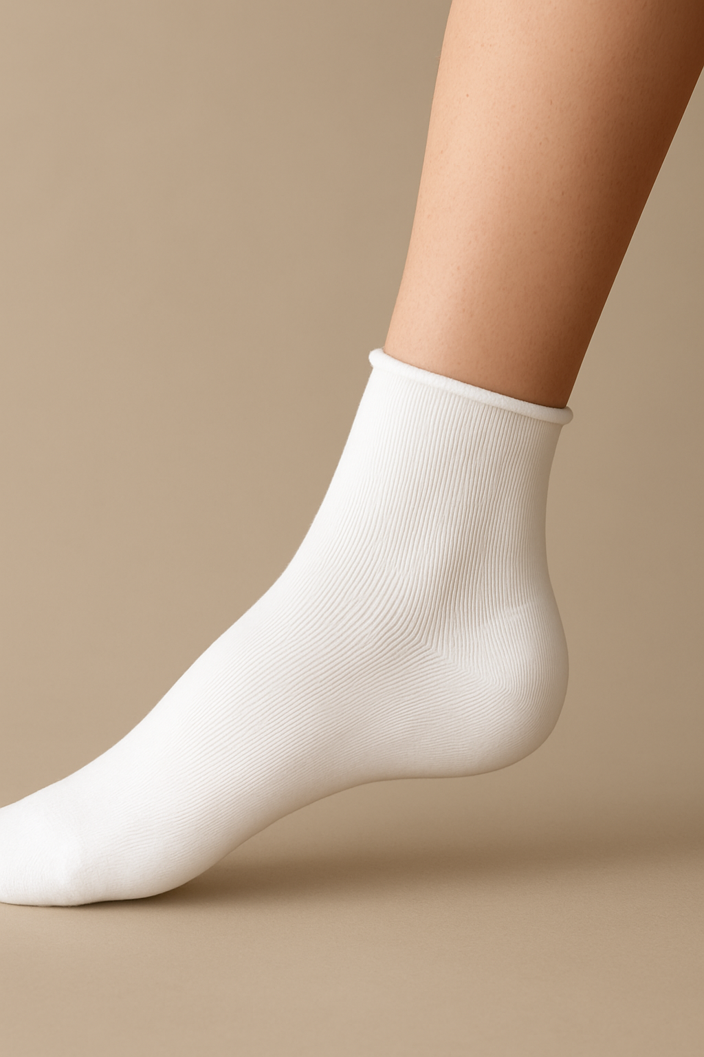 Breevar women’s white roll top socks with loose cuff