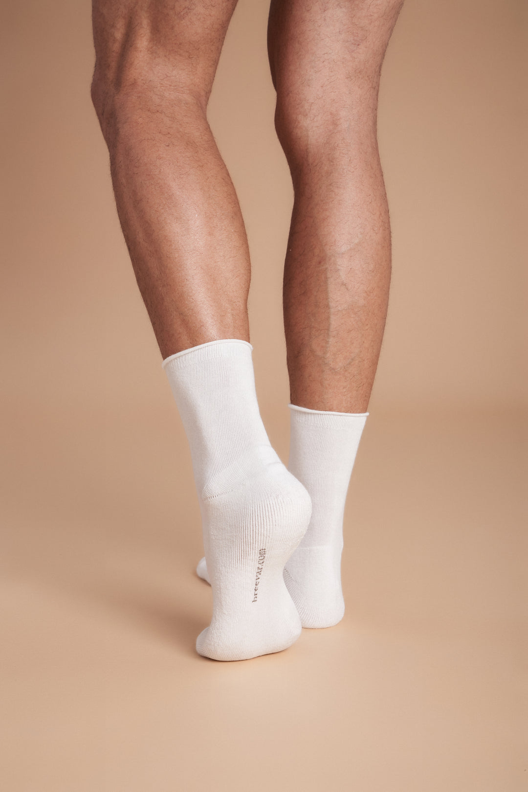 Soft women’s roll top socks with a comfortable non-binding cuff, breathable cotton blend, and classic ankle length—perfect for everyday wear.