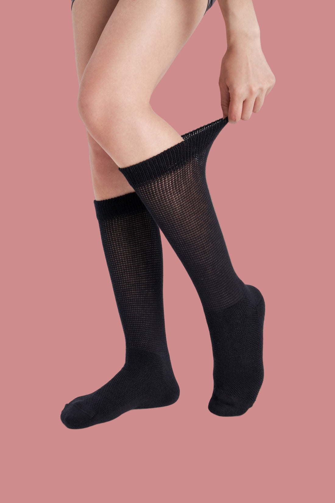 Breevar diabetic socks feature: relaxed non-binding cuff and cushioned support for sensitive feet