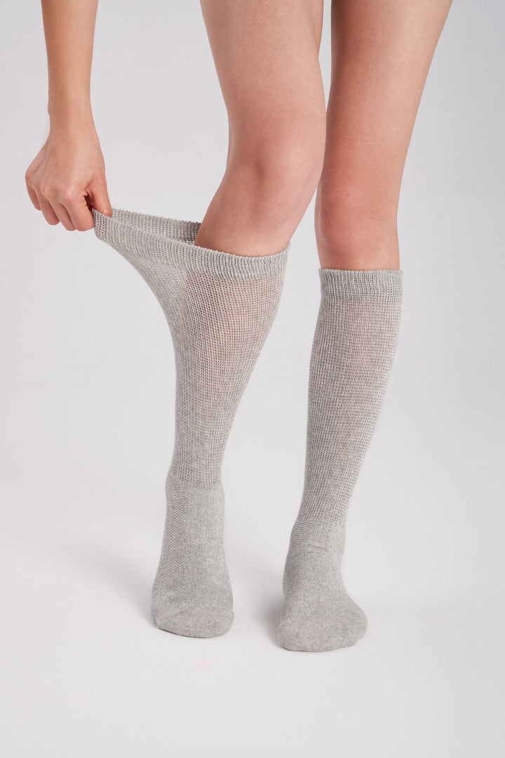 breevar diabetic socks feature: All-day comfort – relaxed cuff won’t leave marks, even with swollen ankles. Gentle on skin – seamless design prevents irritation, safe for sensitive feet. Comfort that lasts – reinforced heel and toe with cushioned support you can rely on.