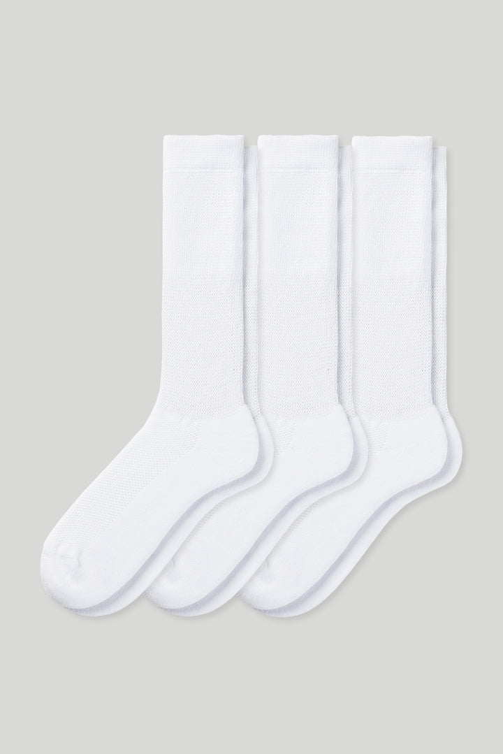 breevar diabetic socks feature: All-day comfort – relaxed cuff won’t leave marks, even with swollen ankles. Gentle on skin – seamless design prevents irritation, safe for sensitive feet. Comfort that lasts – reinforced heel and toe with cushioned support you can rely on.