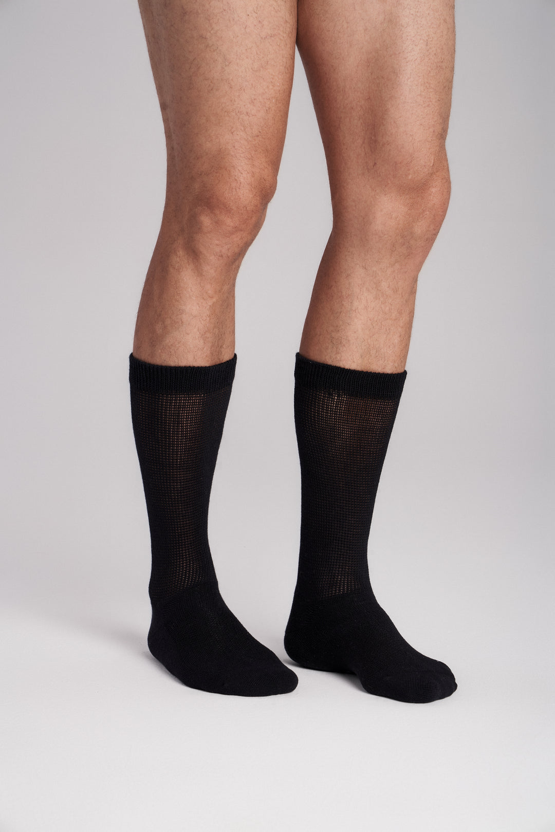 breevar diabetic socks feature: All-day comfort – relaxed cuff won’t leave marks, even with swollen ankles. Gentle on skin – seamless design prevents irritation, safe for sensitive feet. Comfort that lasts – reinforced heel and toe with cushioned support you can rely on.
