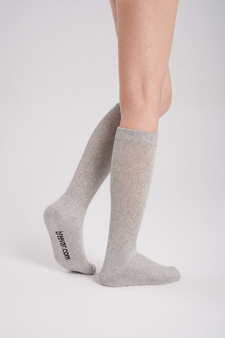breevar diabetic socks feature: All-day comfort – relaxed cuff won’t leave marks, even with swollen ankles. Gentle on skin – seamless design prevents irritation, safe for sensitive feet. Comfort that lasts – reinforced heel and toe with cushioned support you can rely on.
