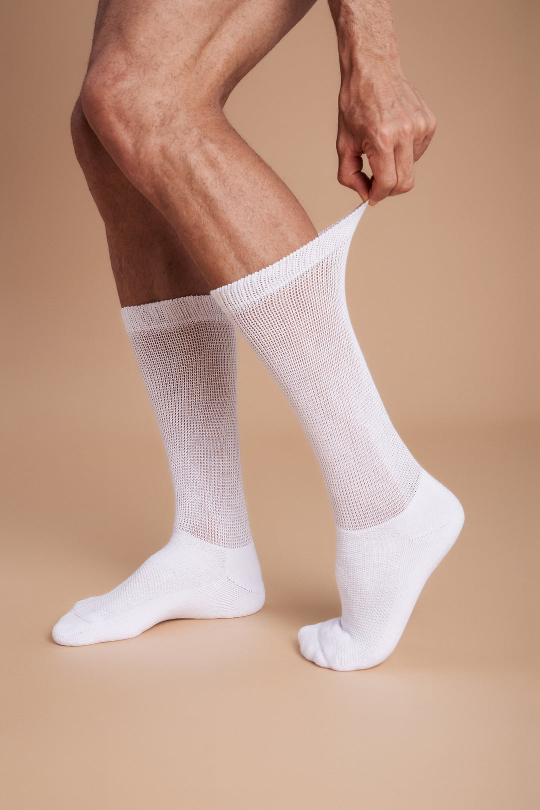 breevar diabetic socks feature: All-day comfort – relaxed cuff won’t leave marks, even with swollen ankles. Gentle on skin – seamless design prevents irritation, safe for sensitive feet. Comfort that lasts – reinforced heel and toe with cushioned support you can rely on.