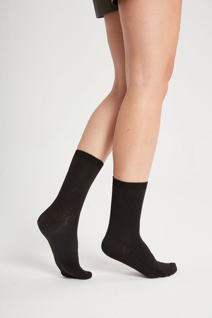 breevar dusky black color hemp socks for women