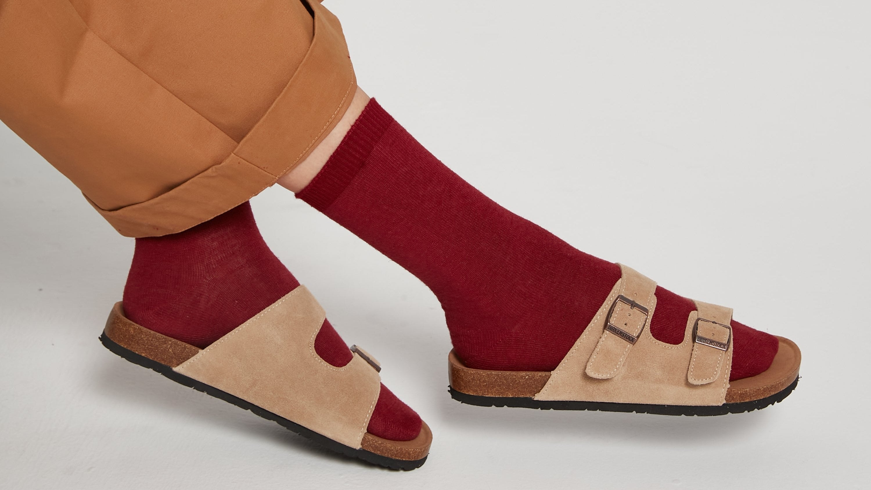 Breevar red hemp socks with shoes