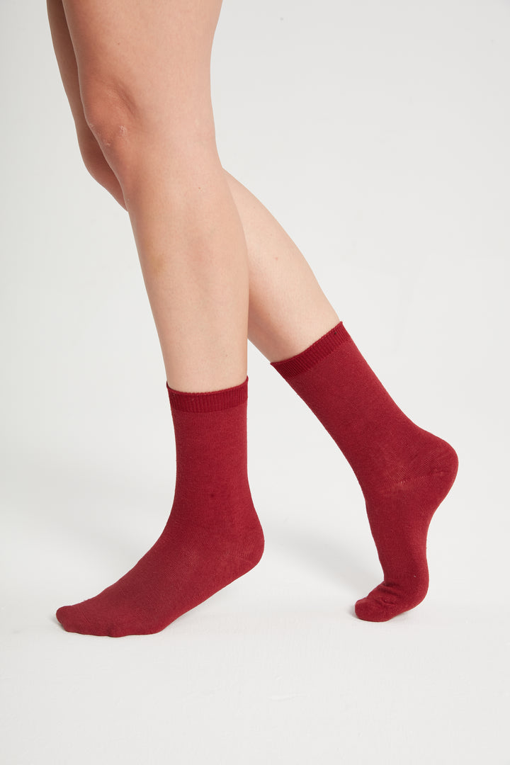 breevar women's burgundy hemp socks