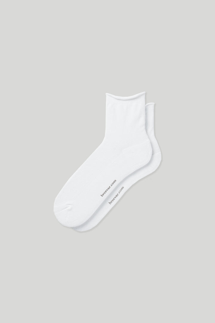 Soft women’s roll top socks with a comfortable non-binding cuff, breathable cotton blend, and classic ankle length—perfect for everyday wear.